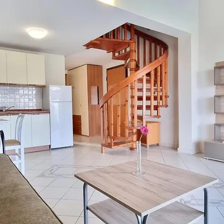 White 아파트호텔