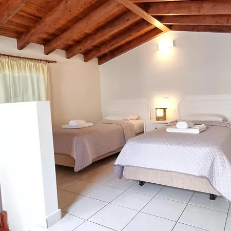 White Apart Otel 2*