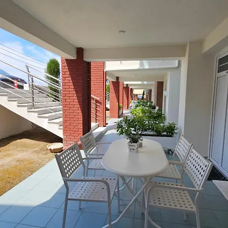 아파트호텔 White 폴리크로노