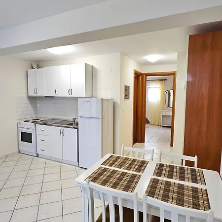 White Aparthotel Polychrono