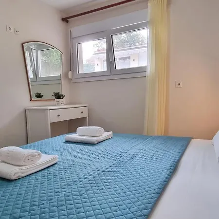 White Aparthotel 2*