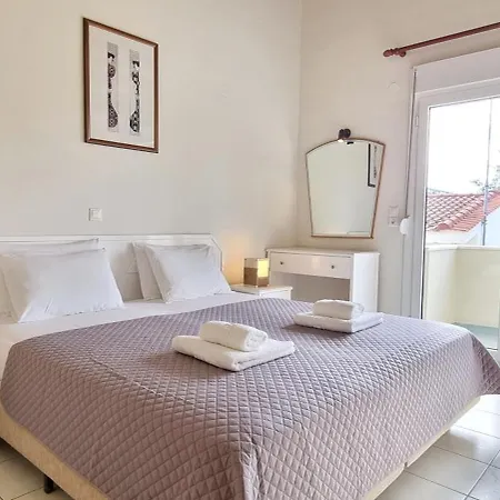 White Aparthotel