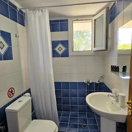 Apart-hotel White 3*