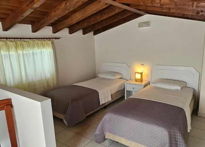 White Apart Otel 3*